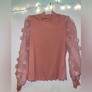 Long sheer flower sleeve shirt